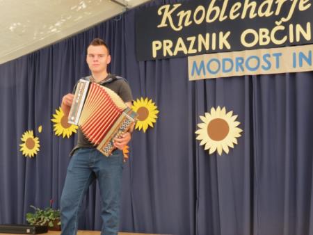 KNOBLEHARJEVO - 2013 - MODROST IN IZKUŠNJE-SREČANJE STAREJŠIH 16